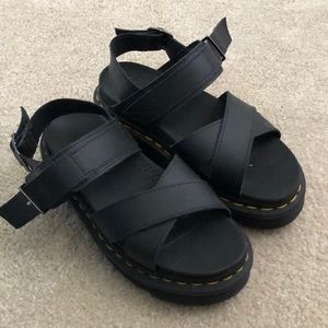 DR. MARTEN Sandals